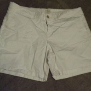 Khakis by GAP The Boyfriend Short